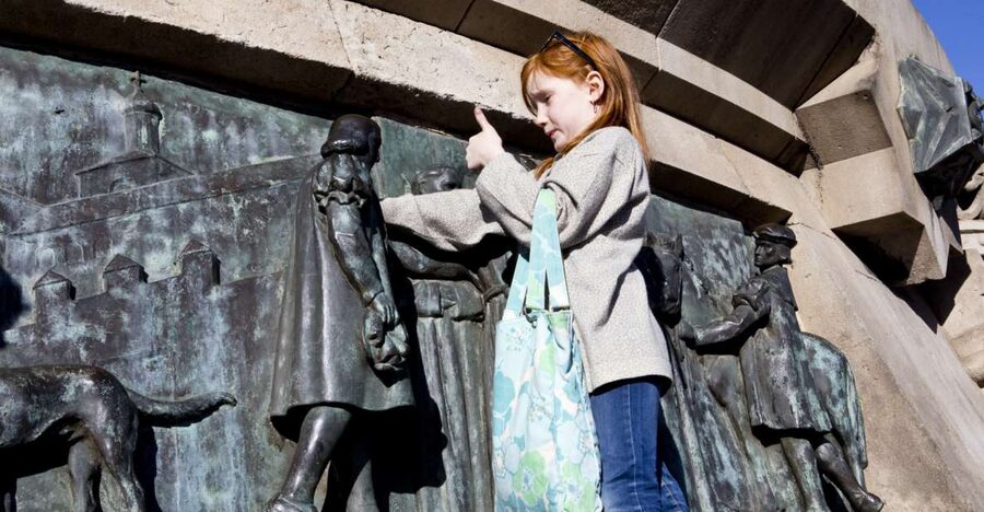 Barcelona: Family Tour in the Footsteps of Columbus - Following Columbus Through Barcelona, the Family-Friendly Way