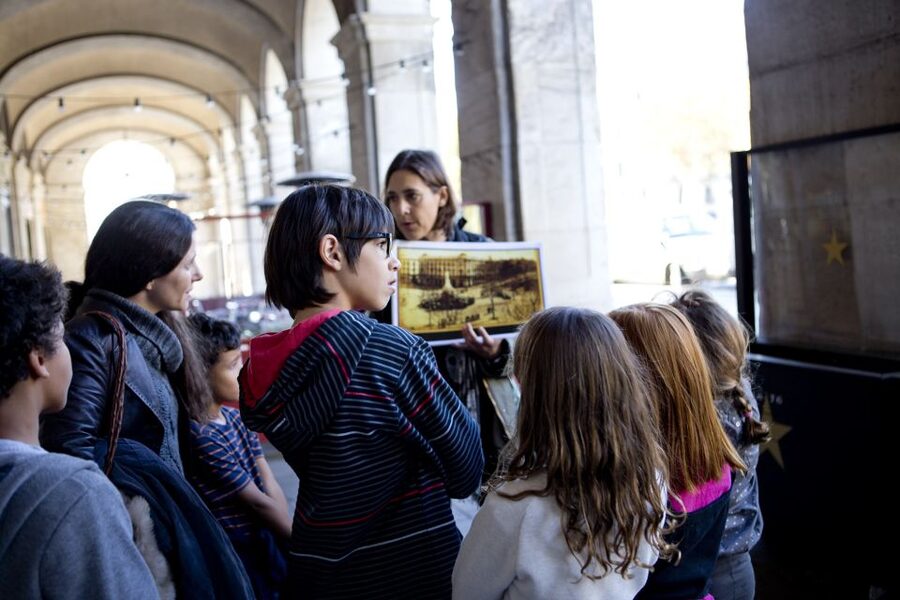 Barcelona: Family Tour in the Footsteps of Columbus - Spice Sampling and the 500-Year-Old Trade Routes Kids Can Taste