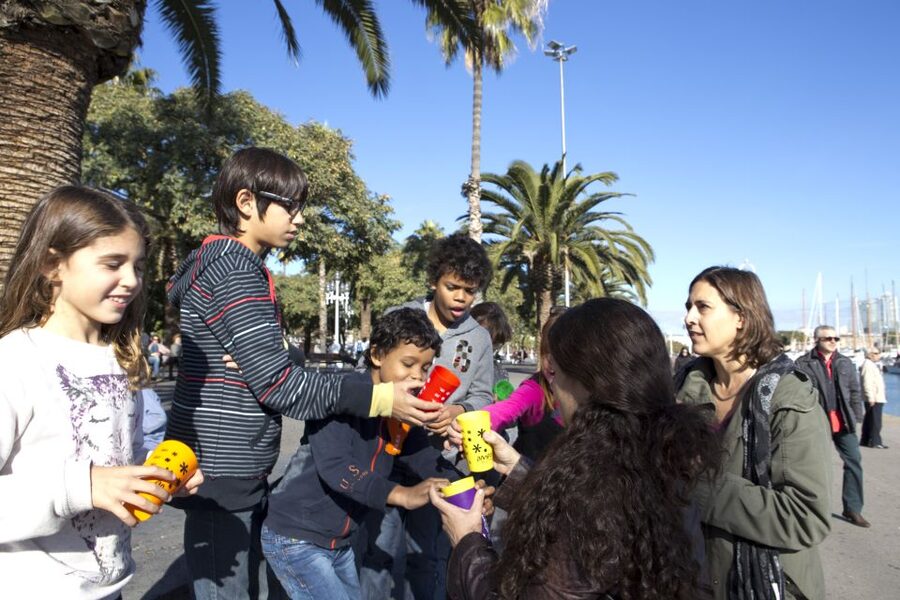 Barcelona: Family Tour in the Footsteps of Columbus - Finishing at Casa Gispert on Weekdays, Smell the Past