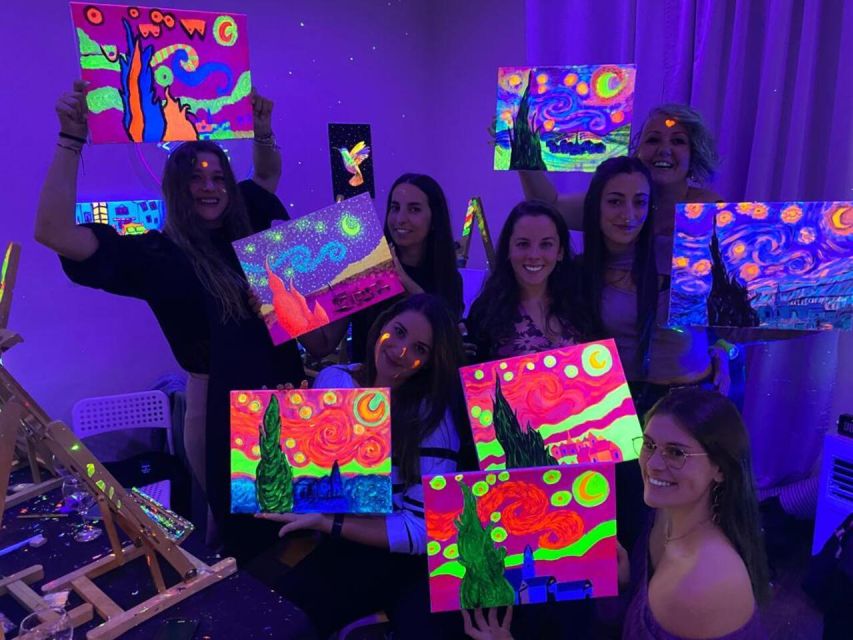 Barcelona: Fluorescent Paint and Wine Workshop - Key things that make this workshop worth your time