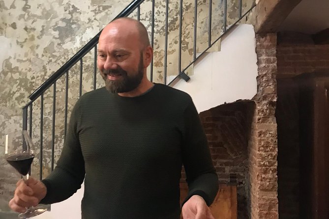 Barcelona Fun Wine Tasting with a Sommelier - How Chris Keeps It Relaxed, Interactive, and Actually Helpful