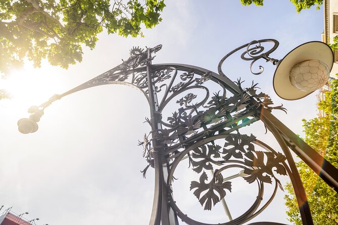 Barcelona Gaudi and Sagrada Familia Tour - Price and value: what the low headline cost actually means