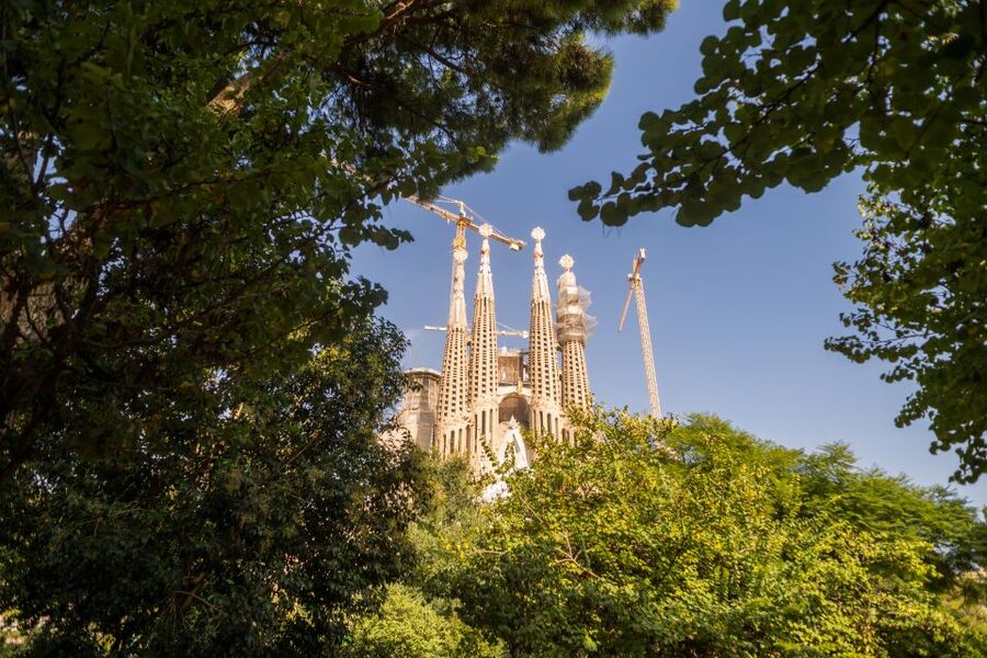 barcelona: Gaudi Highlights eBike tour - Harbor views and Vila Olimpica: scenery that keeps moving