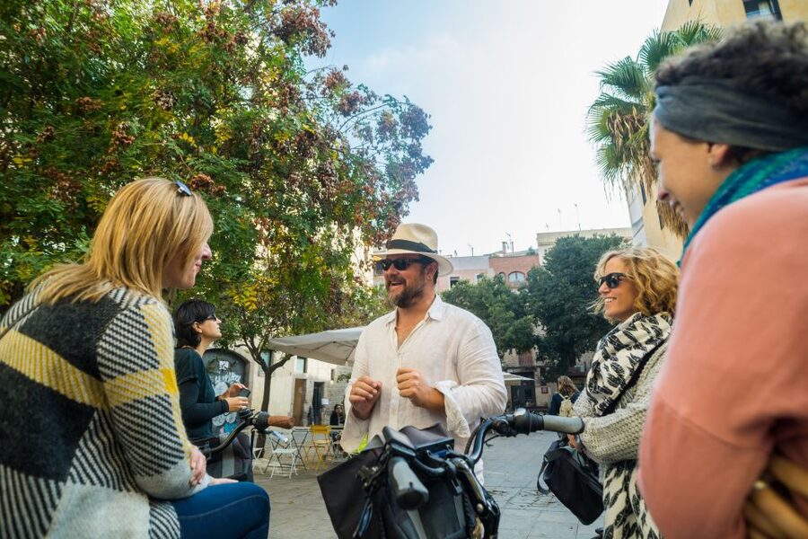 barcelona: Gaudi Highlights eBike tour - Sagrada Família: what to watch for during the guided photo stop
