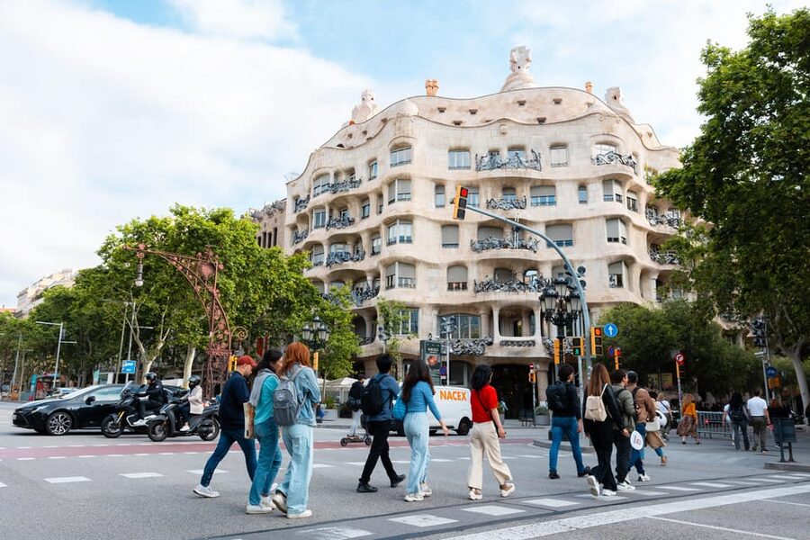 Barcelona: Gaudí Houses & Sagrada Familia Tour - Who This Tour Fits Best (And Who Might Struggle)