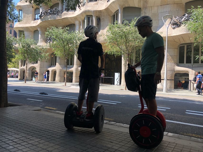 Barcelona: Gaudí Sightseeing Guided Segway Tour - Paseo de Gràcia: Seeing Casa Batlló and Casa Milà Like a Local