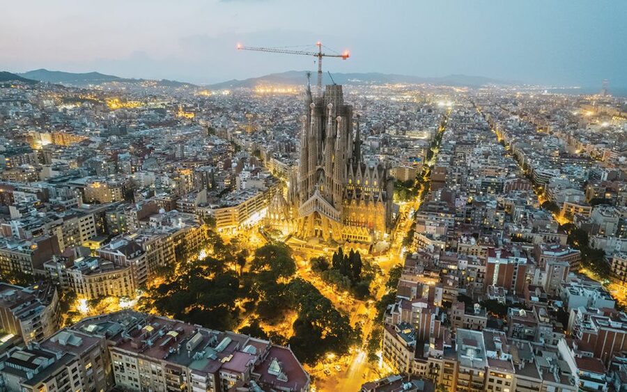 Barcelona: Gaudí Sightseeing Guided Segway Tour - Eixample Context: Why the Route Feels Smarter Than a Photo Run