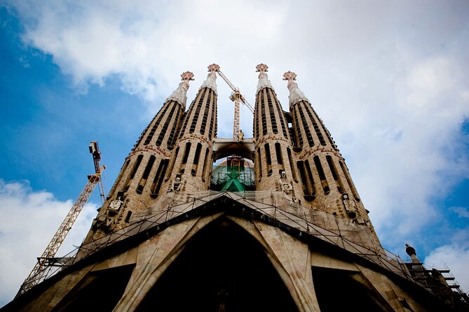 Barcelona: Gaudí, Tapa, Drink & Hidden Architectural Gems - Hospital de la Santa Creu i Sant Pau: the UNESCO payoff at the end