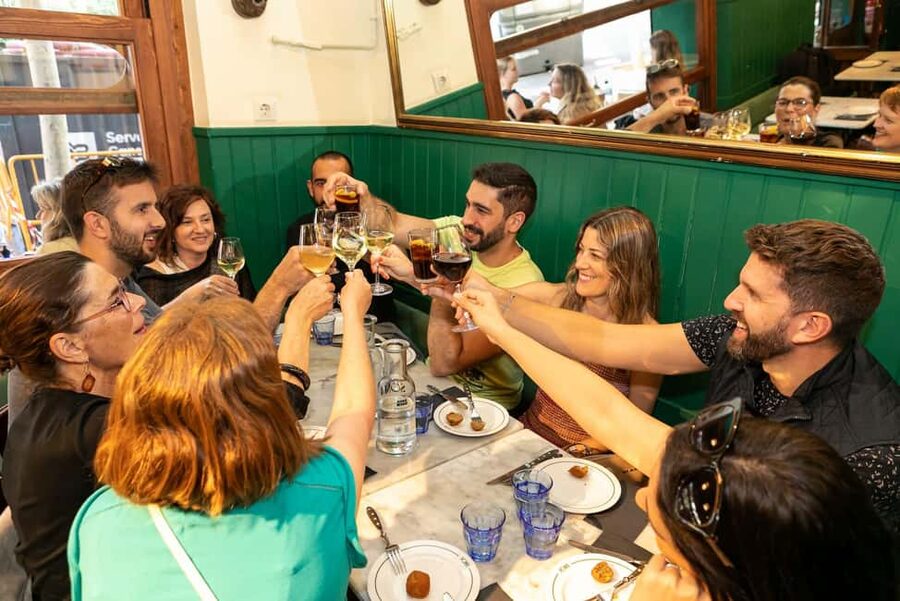 Barcelona: Gaudi Tapas & Wine Tasting Small Group Tour - Casa Batlló exterior: what to focus on during your 30 minutes