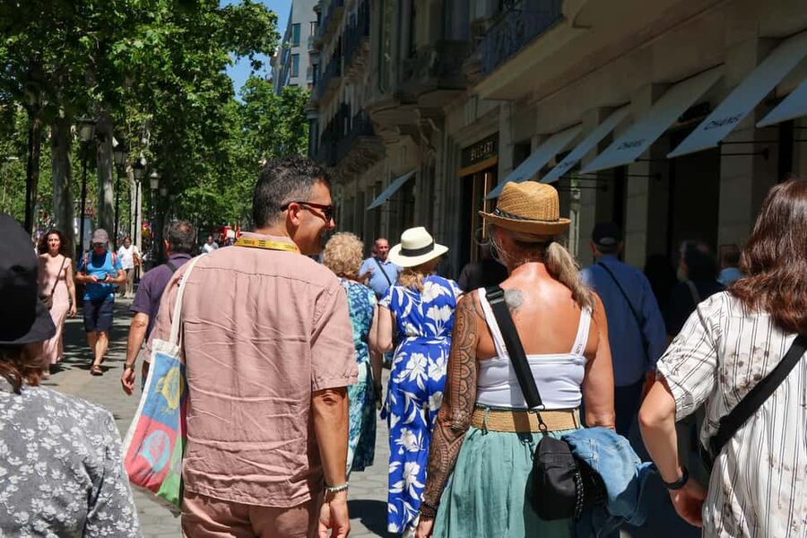 Barcelona: Gaudi Tapas & Wine Tasting Small Group Tour - Price and value: is $90 worth your evening?