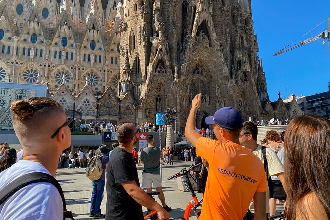 Barcelona: German guided tour by bike or e-bike - Stop-by-stop: what you’ll actually see (and what you won’t enter)