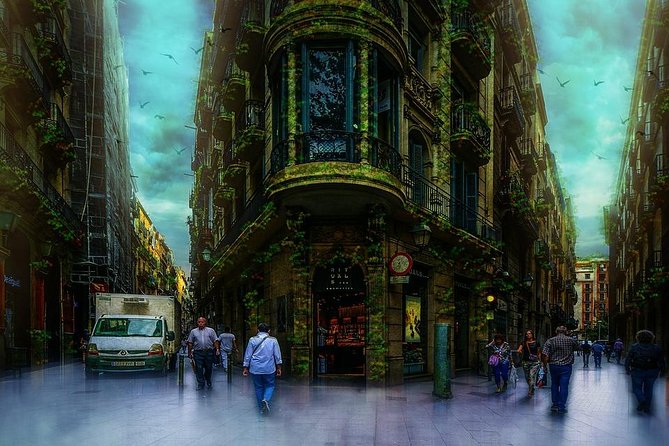 Barcelona Ghosts & Legends Tour - The 90-Minute Barri Gòtic Stop: Legends, Squares, and Dark Turns