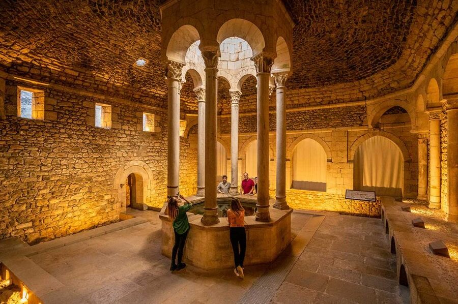 Barcelona: Girona Private Guided Tour by High-Speed Train - Pont de les Peixateries Velles and the Onyar River views