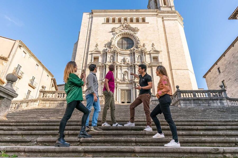 Barcelona: Girona Private Guided Tour by High-Speed Train - Arab Baths, the most atmospheric stop, and the Sunday swap