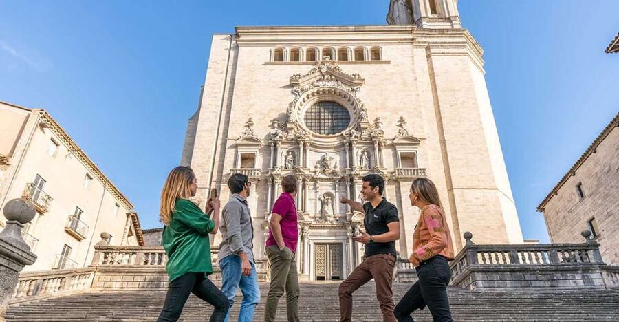 Barcelona: Girona Private Guided Tour by High-Speed Train - Meeting point and a schedule that actually gives you a day