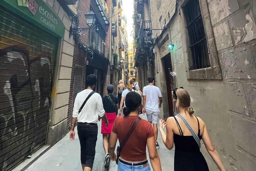 Barcelona: Gothic Quarter Gems Private Walking Tour - Why this private Gothic Quarter walk feels worth it