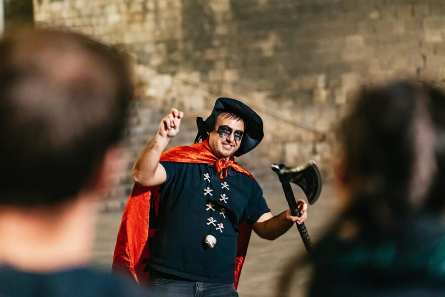 Barcelona: Gothic Quarter Ghosts and Legends Walking Tour - Seeing the Gothic Quarter at night, without the day crowd pressure