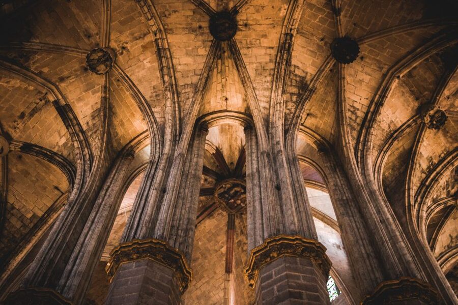 Barcelona: Gothic Quarter & La Sagrada Familia Private Tour - Montjuic hill viewpoints and the drive past Passeig de Gracia icons