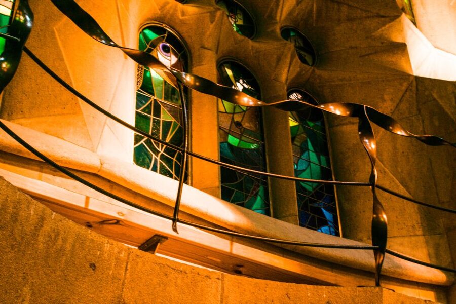 Barcelona: Gothic Quarter & La Sagrada Familia Private Tour - Guides and vibe: why the private format matters