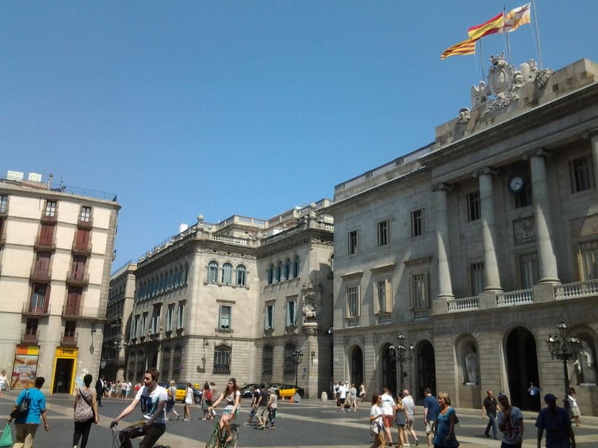 Barcelona: Gothic Quarter Legends Walking Tour with Tapas - Meeting at Hotel Colón, Av. Catedral 7 (so you start stress-free)