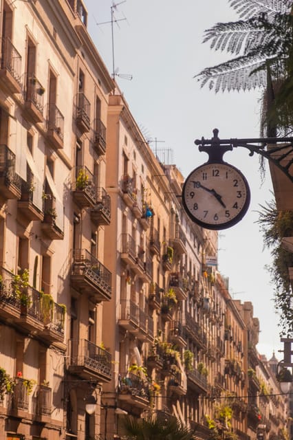 Barcelona: Gothic Quarter's Deepest Secrets Tour and Sangria - Sangria finish at Restaurant Pasa Tapas Barceloneta