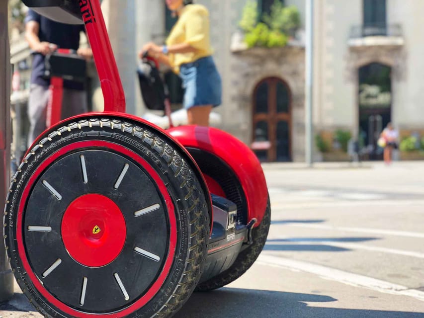 Barcelona: Gothic Quarter & Sagrada Familia Area Segway Tour - La Monumental and Arc de Triomf, photo stops with context