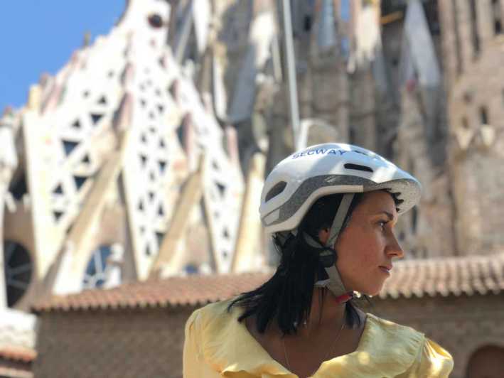 Barcelona: Gothic Quarter & Sagrada Familia Area Segway Tour - Barri Gòtic on a Segway, how the ride beats foot travel