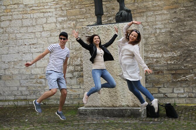 Barcelona Gothic Quarter Scavenger Hunt and City Highlights Walking Tour - Why this Gothic Quarter game beats a standard walk