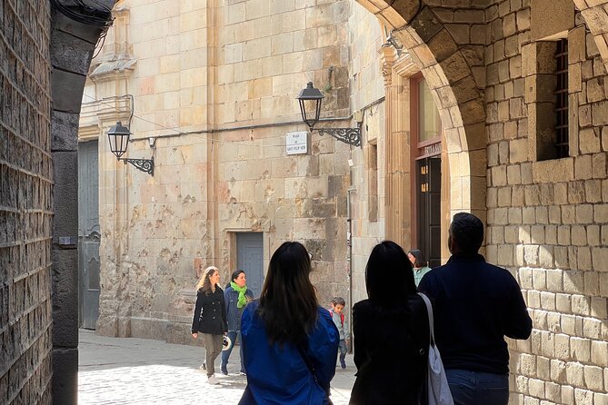Barcelona Gothic Quarter Tour (Small Group) - Cathedral stop and old wall views: learning to see what is right in front of you