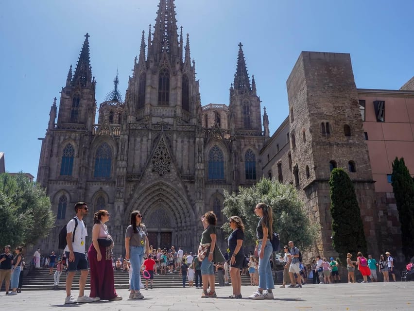 Barcelona: Gothic Quarter Walking Tour w/ Montjuïc Cable Car - Montjuïc Cable Car: One-Way Views That Give You the City’s Shape