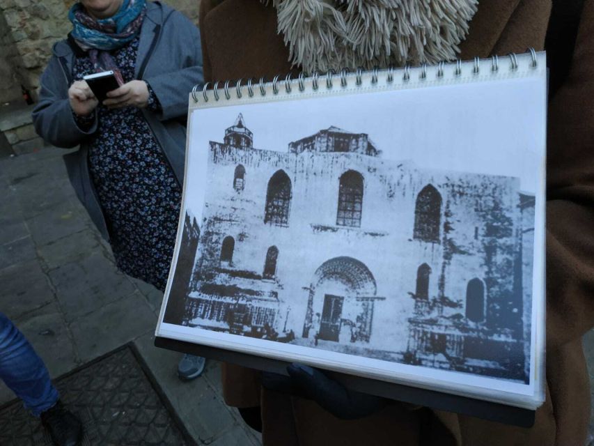 Barcelona: Gothic Quarter Walking Tour with Optional Pintxos - Nova Square and the Gothic Cathedral Moment