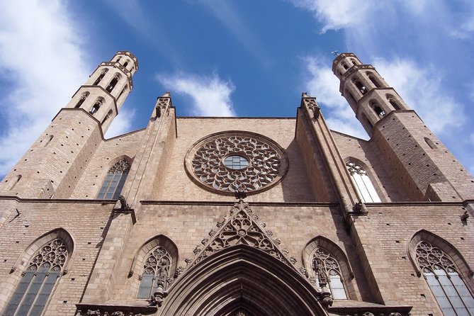 Barcelona & Gothic to Modern. Regular Tour - Starting at Plaça Nova: Fast Orientation Beats Fumbling