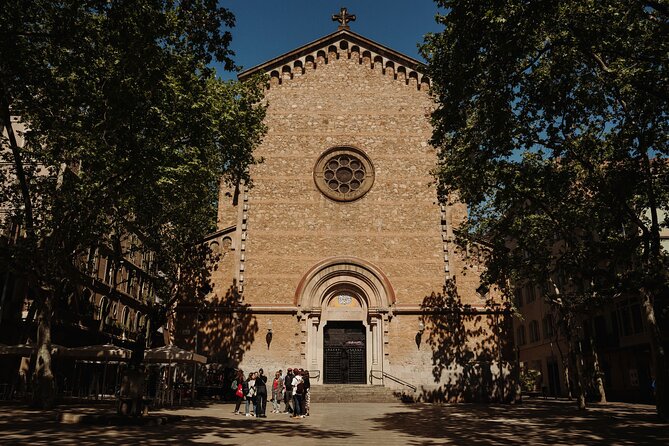 Barcelona Gracia Neighborhood Local Food & History Tour - A Quick Snack Stop: 150-Year-Old Nuts and Dried Fruits