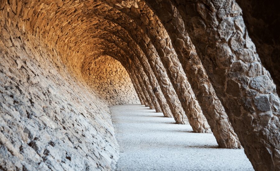 Barcelona: Guell Park Small-Group Tour & Dragon Stairway - A one-hour plan that still feels complete