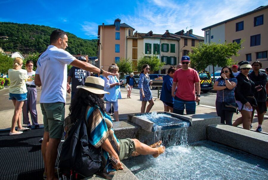 Barcelona: Guided Day Trip to Andorra, France, and Spain - Ax-les-Thermes (France): spa-town fountains, artisan shops, and lunch on your terms