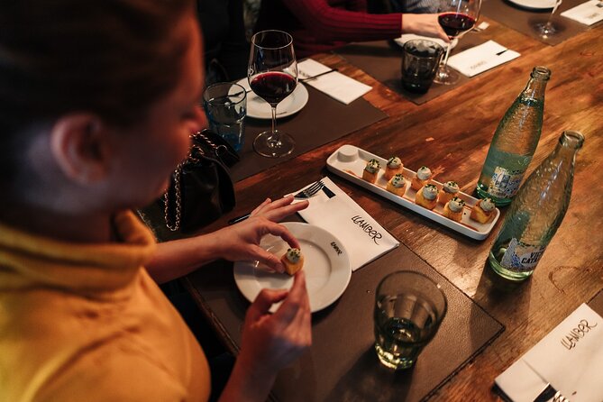 Barcelona: Guided Food Walking Tour with Tapas and Wine - Entering The Gothic Quarter: Why Priority Tables Matter