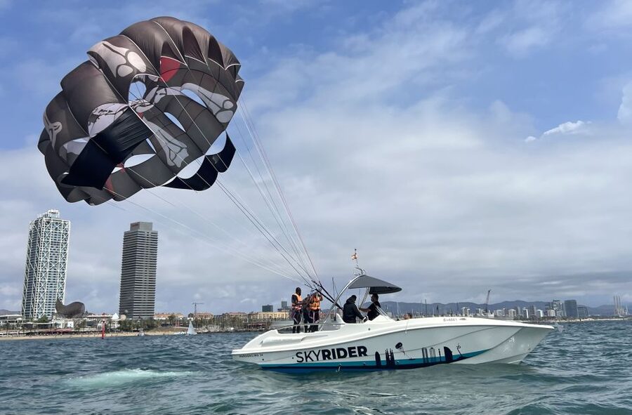 Barcelona: Guided Parasailing Experience - How to Decide: Who Should Book This Parasailing Flight