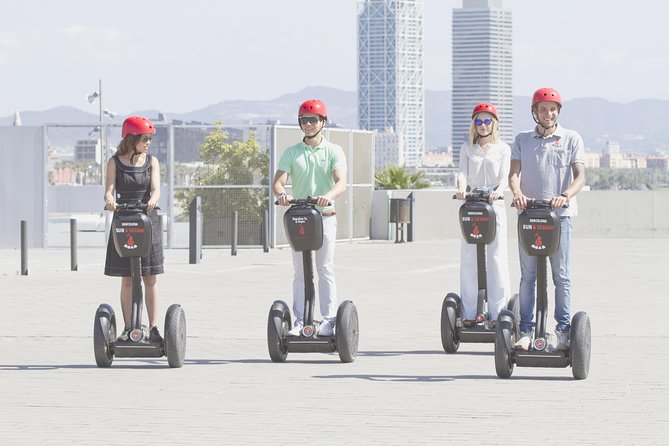 Barcelona Guided Tour by Segway - Stop 7 and 8: Parc de la Ciutadella and Arco di Trionfo