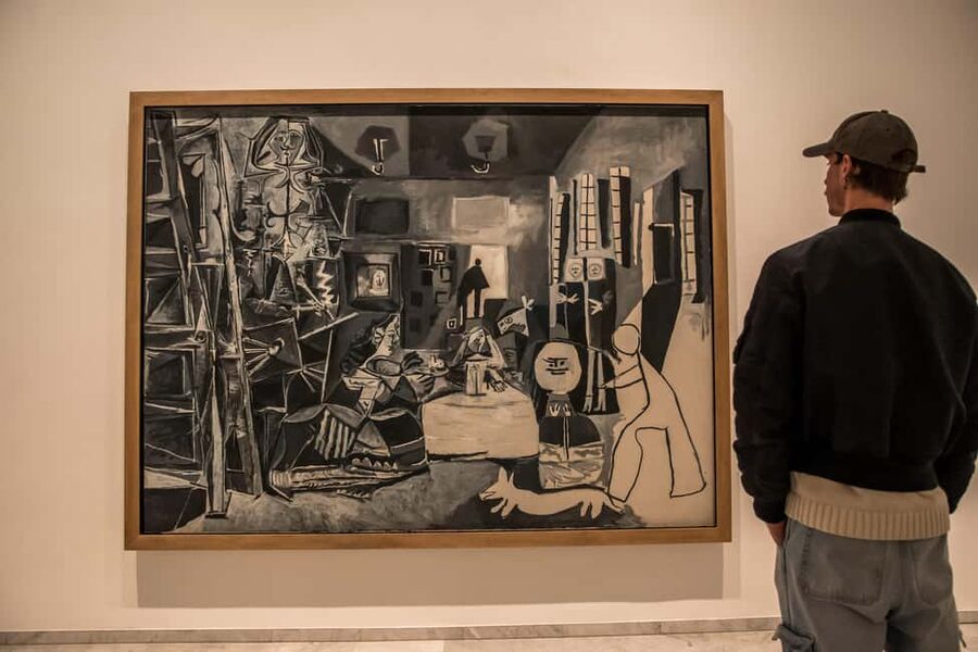 Barcelona: Guided Tour of the Picasso Museum with Tickets - Meeting in the Palau Dalmases patio, then into Picasso’s world