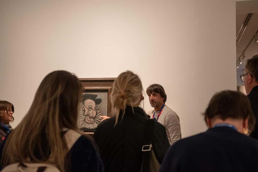 Barcelona: Guided Tour of the Picasso Museum with Tickets - Languages, accessibility, and practical rules that affect your comfort