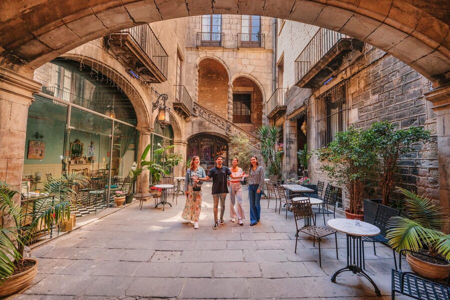Barcelona: Guided Walking City Tour, Cable Car & Boat Ride - San Sebastián and Barceloneta, a Beach Break That Fits the Schedule