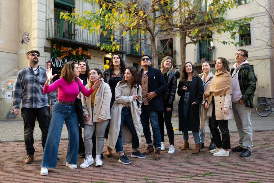 Barcelona: Guided Walking Tour - What the best guides do on this walk: energy, comedy, and clear pacing