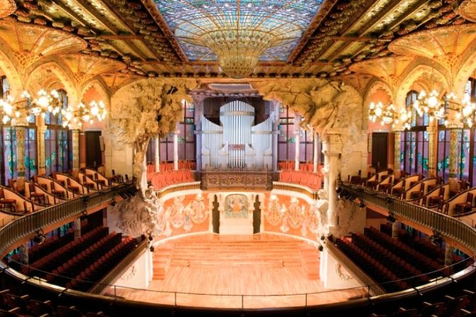 Barcelona Guitar Trio & Dance at the Palau de la Musica - Seats, entry, and how to plan a smooth evening
