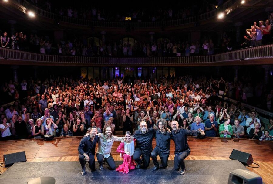 Barcelona: Guitar Trio & Dance @ Palau de la Música - The performers: Alí Arango, Xavier Coll, Luis Robisco, plus the flamenco dancers and percussion