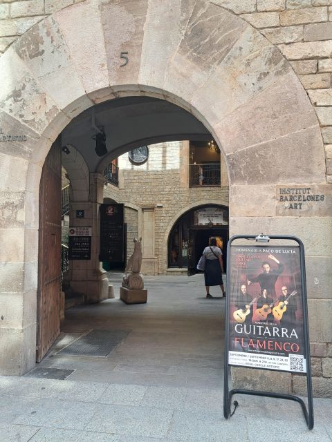 Barcelona: Guitar Trio & Flamenco Dance @Pignatelli Castle - The heart of the night: three guitar maestros and a flamenco pulse