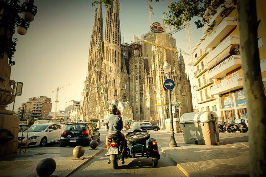 Barcelona: Half Day Tour on Sidecar Motorcycle - Plaza España, Palau Nacional, and the Montjuic viewpoint climb