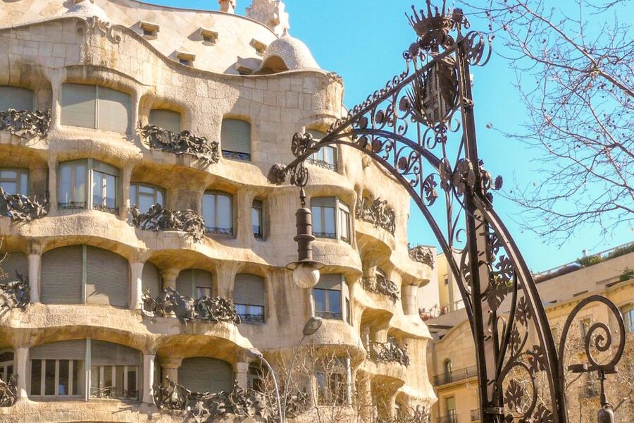 Barcelona: Half Day Tour on Sidecar Motorcycle - El Born, Arc de Triomf, and the city’s street rhythm