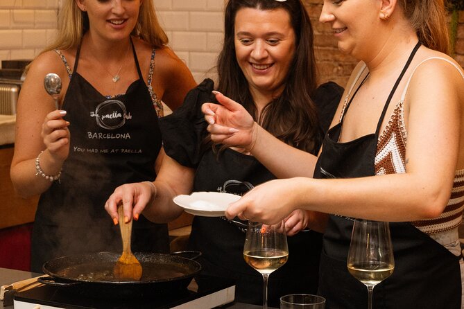 Barcelona Hands On Paella Masterclass with Chef - Alcohol, wine, and the meal pacing