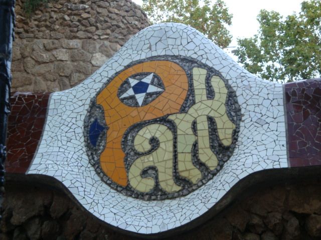 Barcelona: Hidden Secrets City Tour in German or English - Guide Matters: What You Can Expect From a Live Explainer