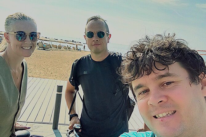 Barcelona Highlights Bike Tour - Bikes, Helmets, Water, and the Pace You Can Actually Enjoy